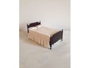 AM026 donker mahonie bed AFM: 18x11x10 cm